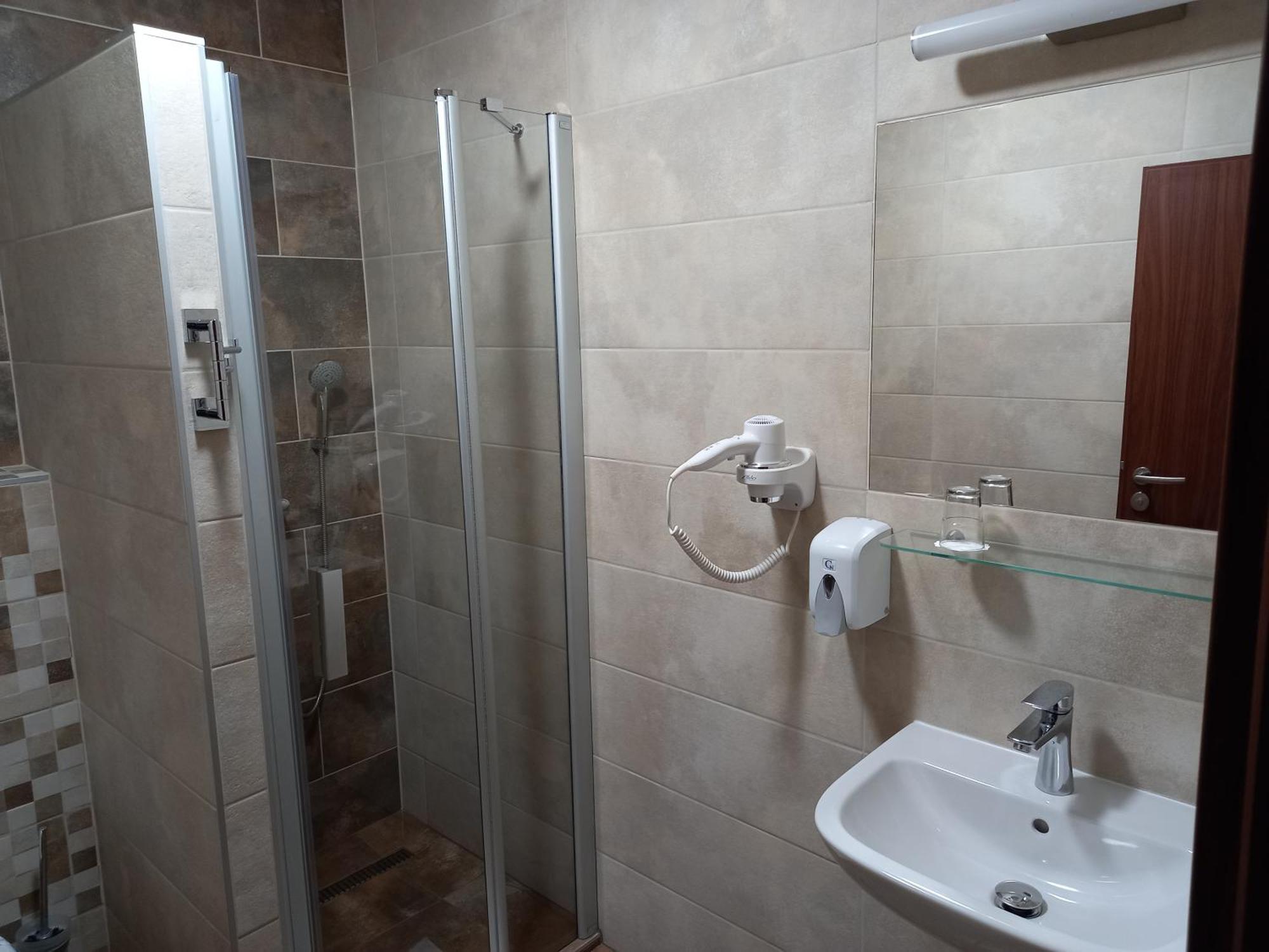 Penzion A Restaurace U Hroznu Velke Bilovice Luaran gambar
