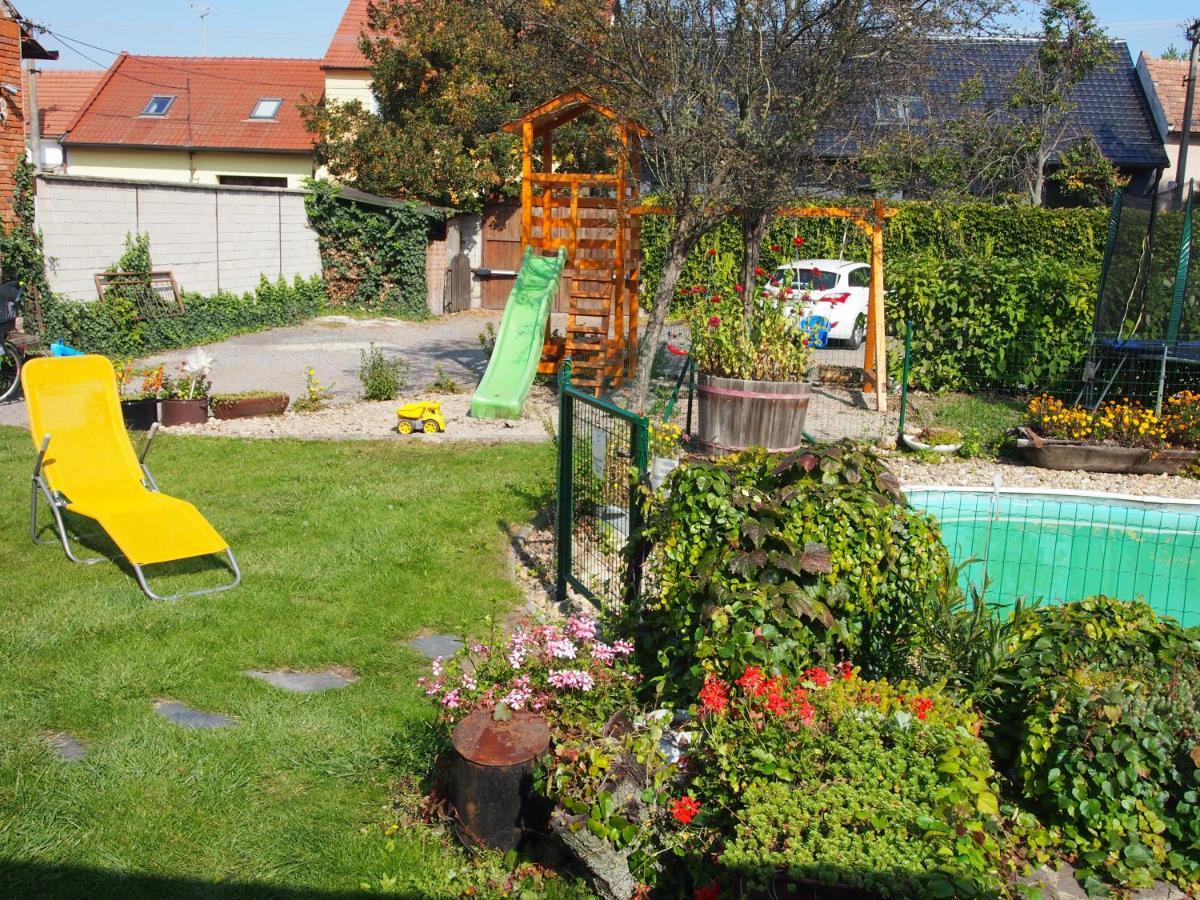 Penzion A Restaurace U Hroznu Velke Bilovice Luaran gambar